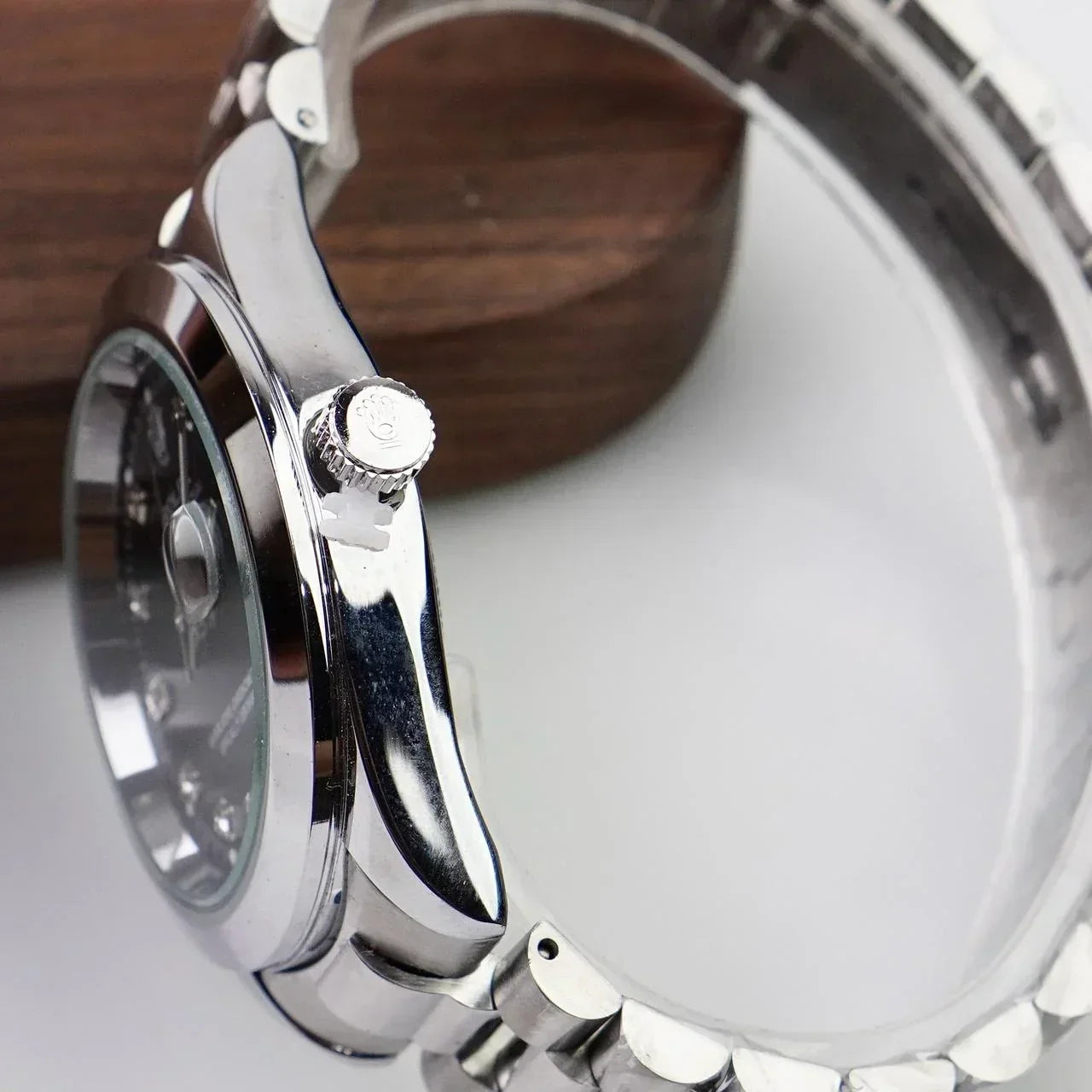 Rolex Oyster Perpetual Silver tilt left